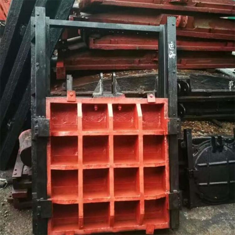 铸铁方羞羞漫画网址