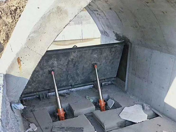 滚轮连杆式翻板羞羞漫画网址